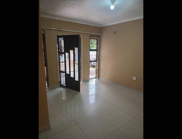 2 BEDROOM PROPERTY TO RENT IN KWADABEKA A